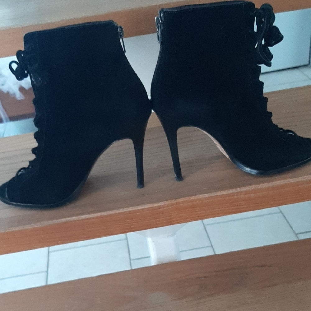 Coach🖤PREMIUM Black Suede HEELED Lace-Up PEEP-TOE BOOTIE Heeled BACK ZIP Sz 7.5 - Picture 4 of 11